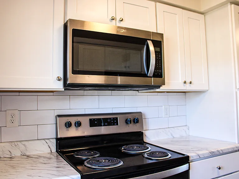 Edgewater Apartments — Photo 10