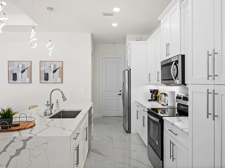 1007 SW Embers Ter — Photo 16