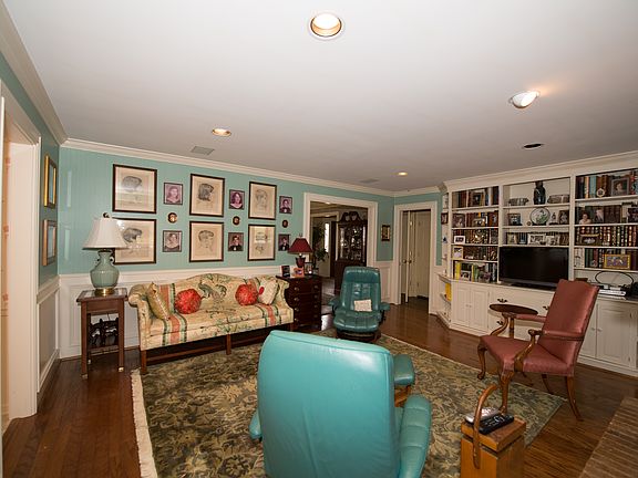 4th image of 543 Heyward Cir