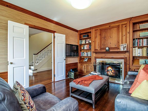 4th image of 31 Bonnie Briar Ln
