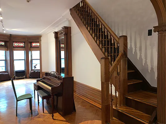 Rented by American Way Real Estate Inc | media 21