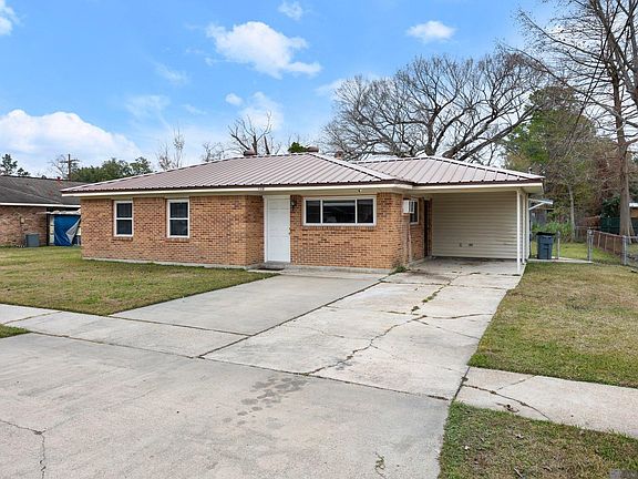 2nd image of 420 W Live Oak St