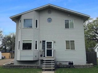 708 8th St N, Fargo, ND 58102