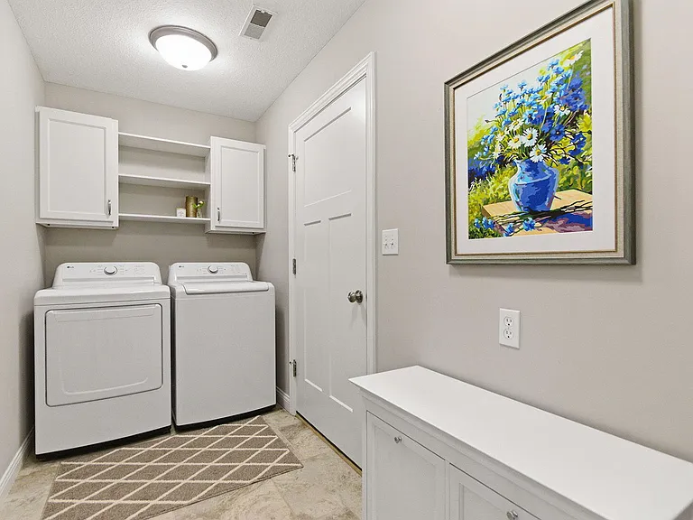 3805 Flatwater Dr — Photo 37
