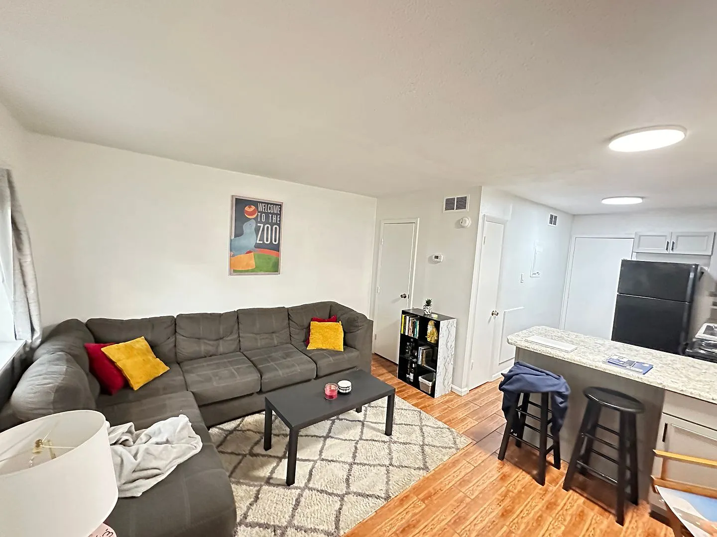 True 1 Bedroom Overlooking Doak Campbell — Photo 2