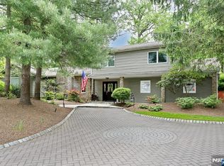 380 Hillside Ave, Allendale, NJ 07401