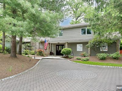 380 Hillside Ave, Allendale, NJ, 07401