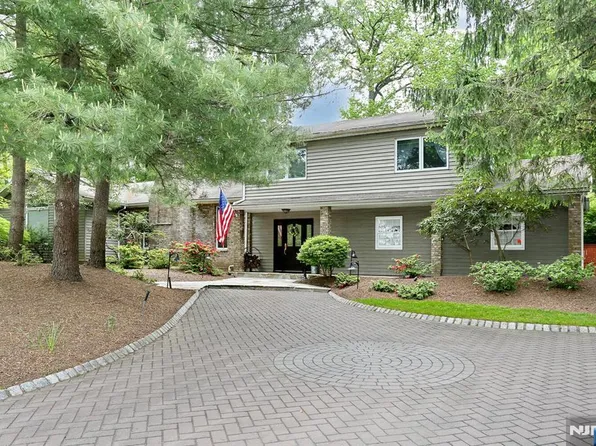 380 Hillside Ave, Allendale, NJ 07401