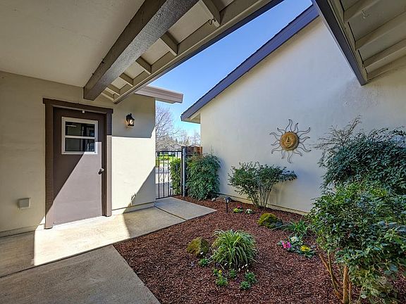 3rd image of 2268 Windward Ln