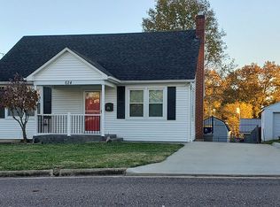 624 E 7th St, Washington, MO 63090
