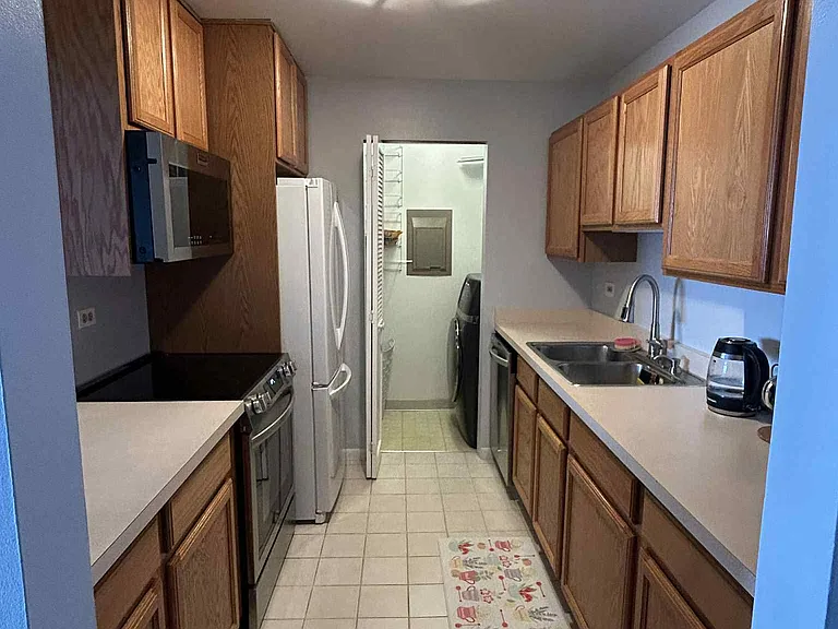 840 N Lakeside Dr #3D — Photo 14