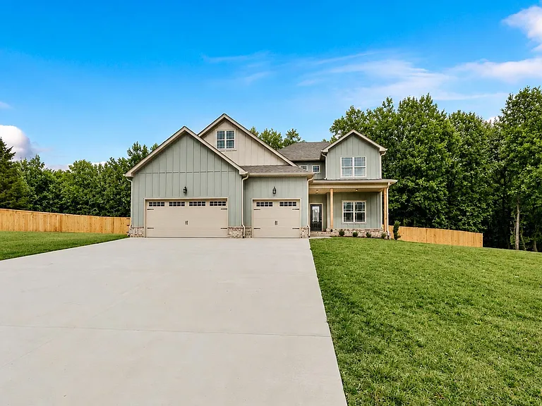 1749 Powell Rd — Photo 3