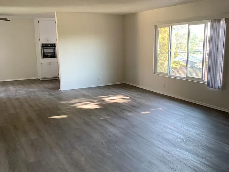 5000 Coldwater Canyon Ave — Photo 49