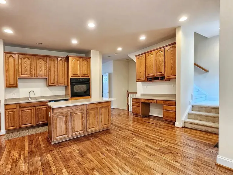 6939 Stanwick Sq — Photo 9