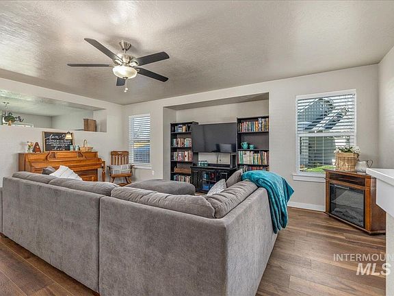 4th image of 10165 W Mossywood Dr