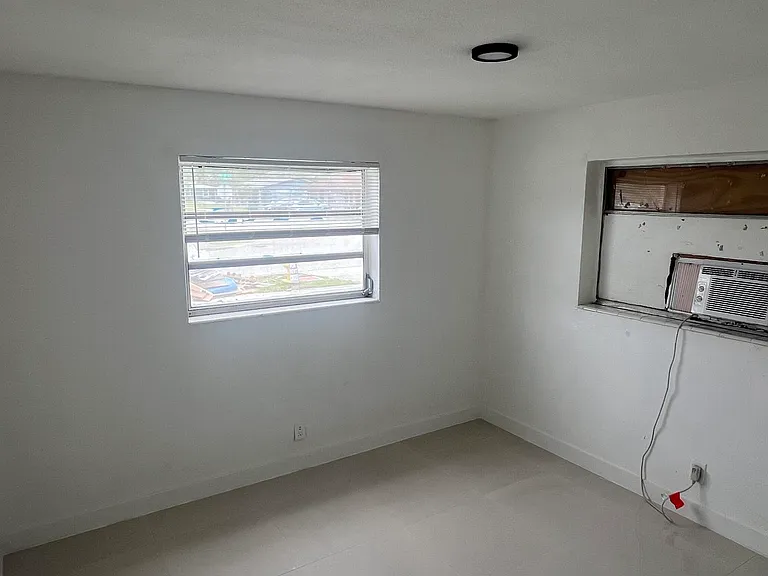 1691 SW 44th Ter #1-2 — Photo 10