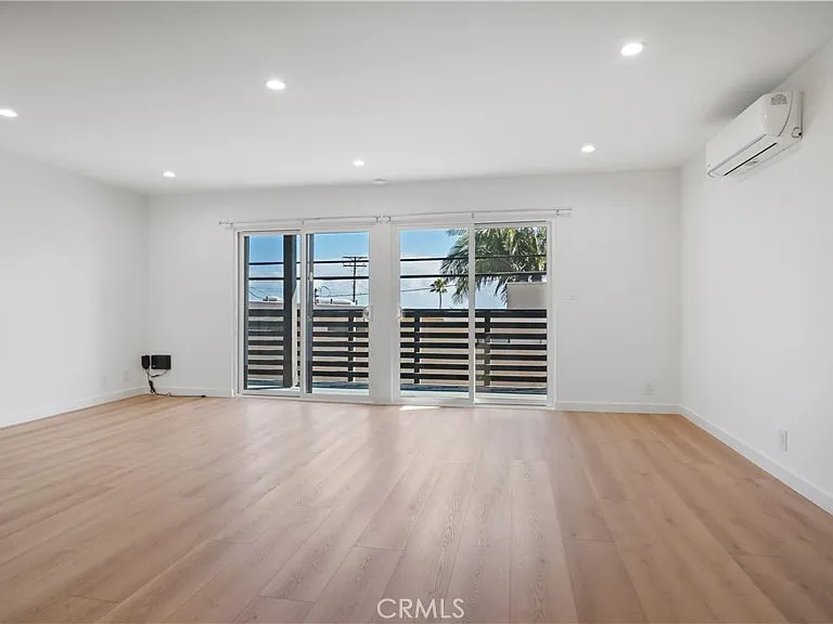 1105 N Coast Hwy — Photo 7