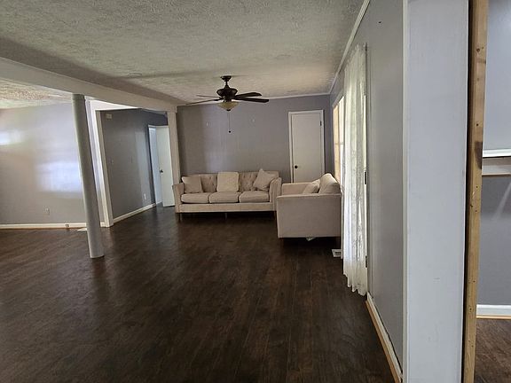 4th image of 2865 Manor Ct