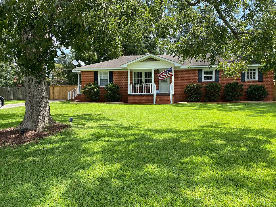 2nd image of 2347 Capital Dr