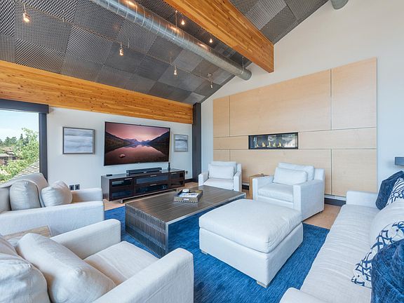 4th image of 7620 Royal St #402