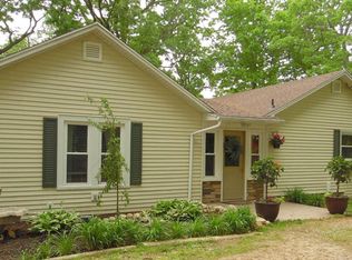 334 Leach Lake Rd, Hastings, MI 49058