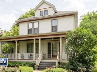 660 Glenwood Ave, Joliet, IL 60435