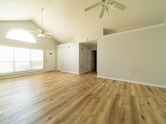 5th image of 4311 Jasmine Cove Way