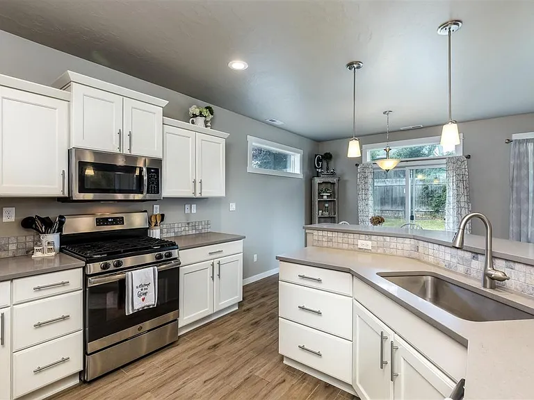 9549 Goldenpond Ct — Photo 18