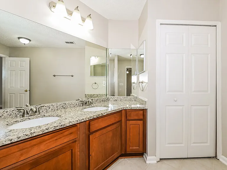 2877 Sutton Estates Cir N #2 — Photo 12