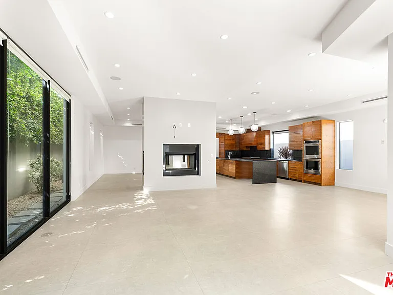528 N Crescent Heights Blvd — Photo 12