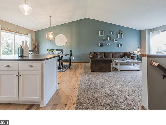 3rd image of 12016 Urbank Cir NE