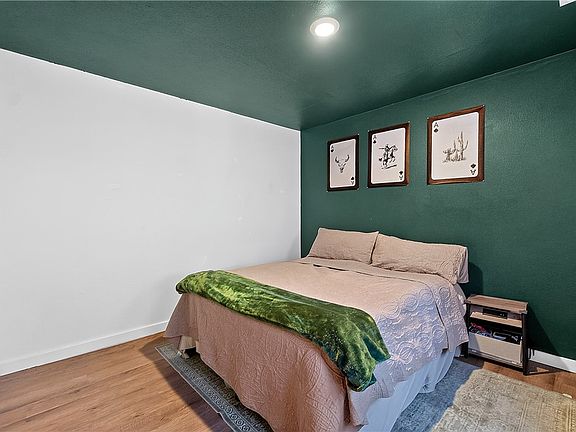 3rd image of 403 1st Ave SW