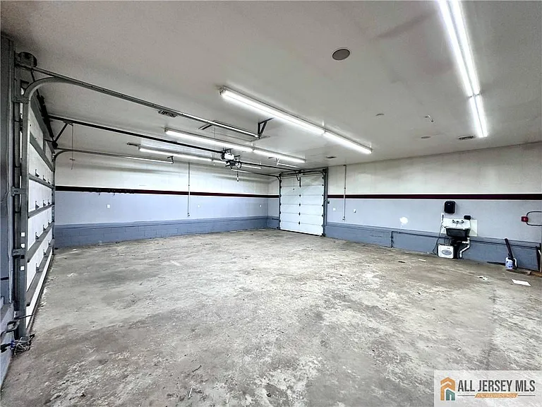 2370 US Highway 130 — Photo 18