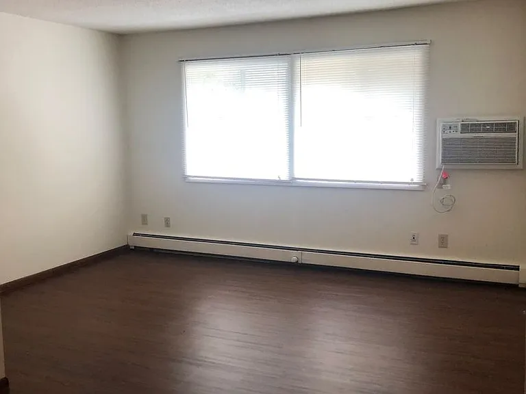 2600 Bryant Ave S — Photo 13
