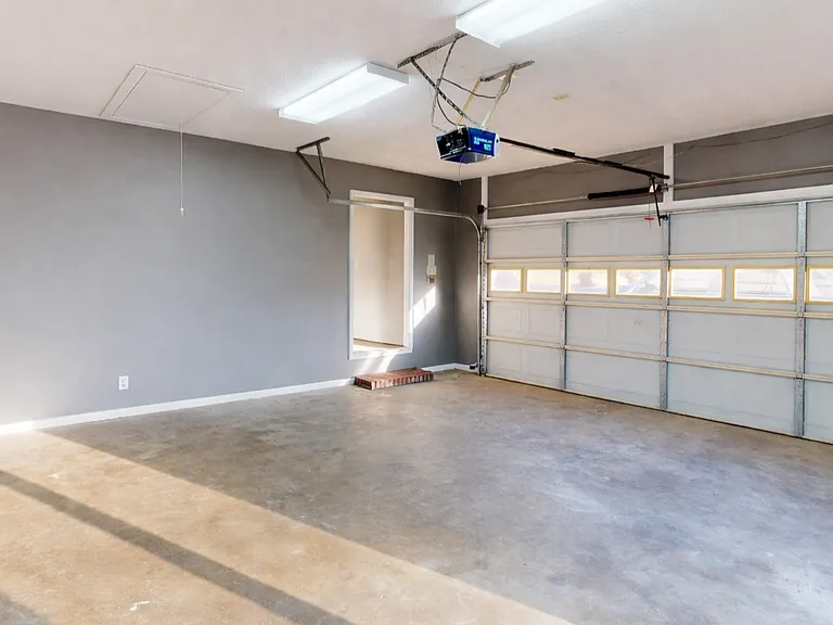 112 Oakland Dr — Photo 16