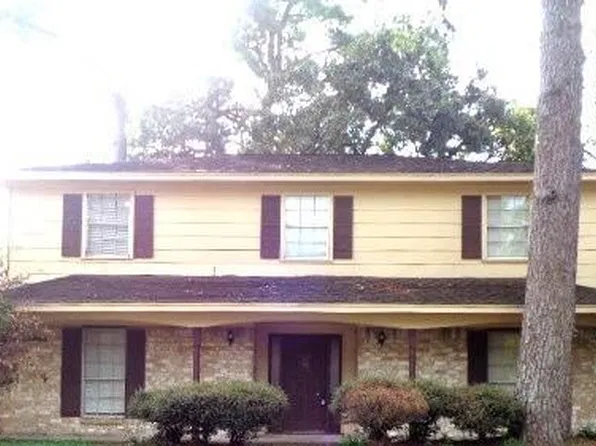 5923 Green Springs Dr, Houston, TX 77066