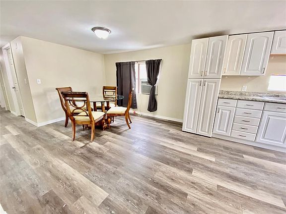 5th image of 118 Palmwood Ave