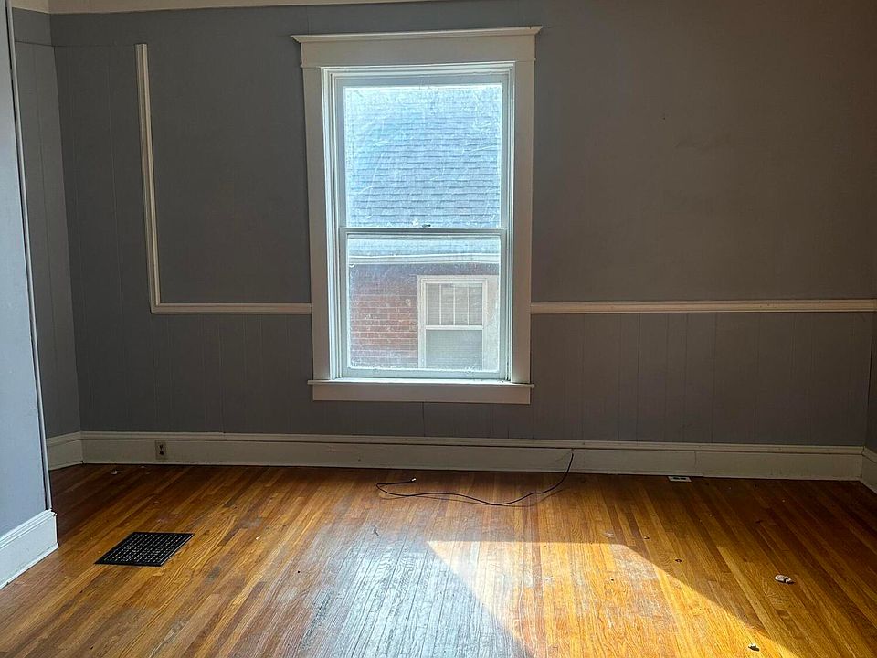 2nd image of 207 Manila St