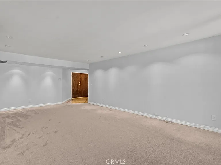 330 W State St #316 — Photo 11