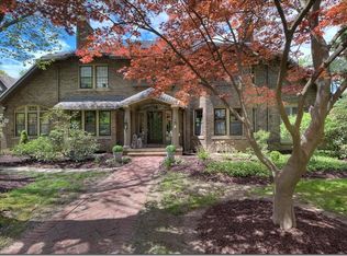 2920 Broxton Rd, Shaker Heights, OH 44120