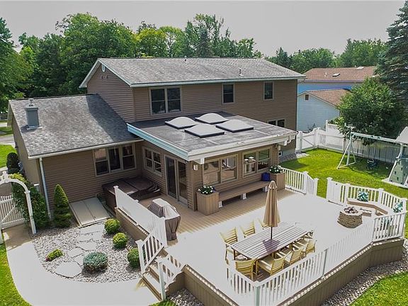 2nd image of 34 Capardo Dr