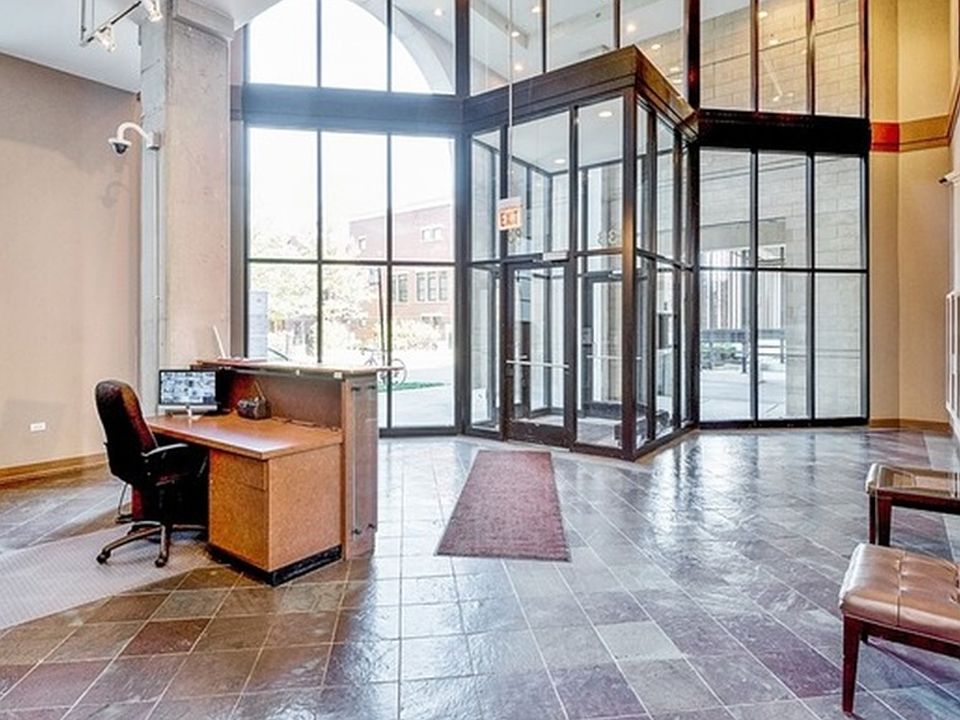1st image of 833 W 15th Pl Unit 815-W
