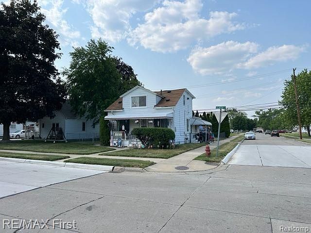 1st image of 16435 Curtis St