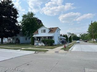 16435 Curtis St, Roseville, MI