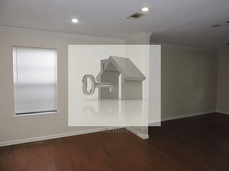 7823 Dartmoor Dr — Photo 6