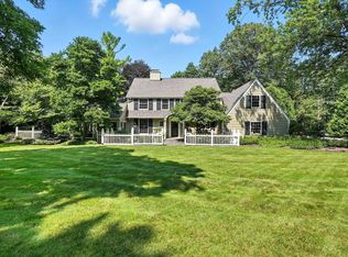 9421 N Lake Dr, Bayside, WI 53217