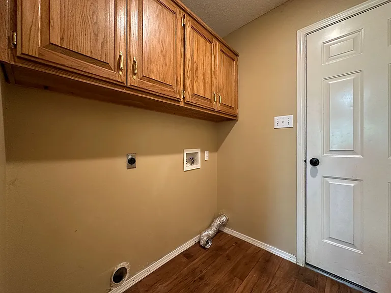 2713 S 87th Dr — Photo 12
