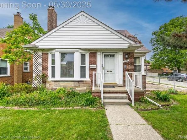 1645 Robindale Ave, Dearborn, MI 48128