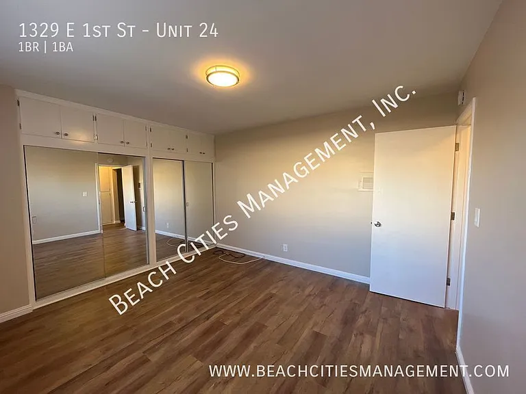 1329 E 1st St #24 — Photo 20