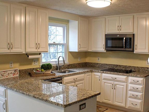 3rd image of 11304 Nancyann Way
